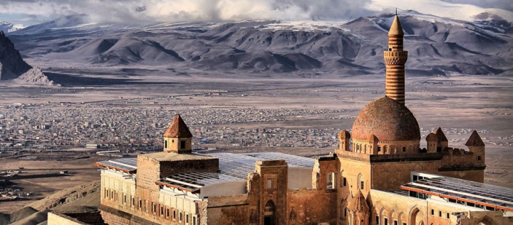 VAN GÖLÜ HAVZASI - İSHAK PAŞA SARAYI - TATVAN TURU